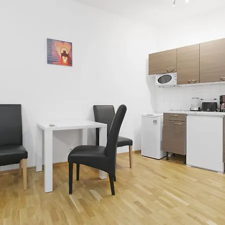 Grand Mitte Lejlighed