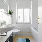 Grand Mitte Διαμέρισμα *